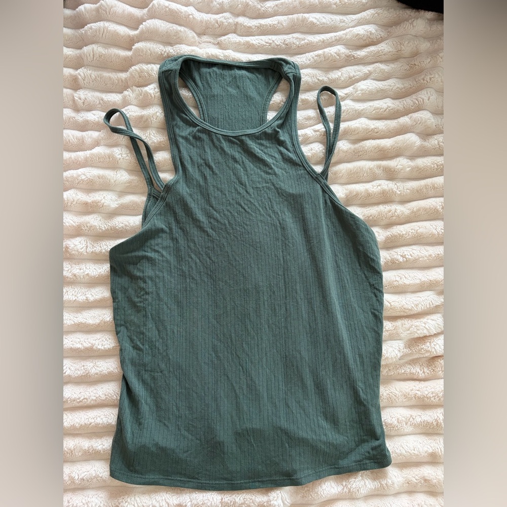 Lululemon top
